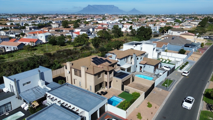 4 Bedroom Property for Sale in Parklands Western Cape